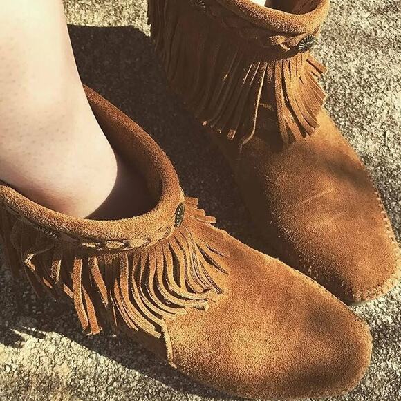 Minnetonka Ankle Boots 8 Brown Suede Leather Fringe High Top Back Zip Booties - Picture 1 of 10